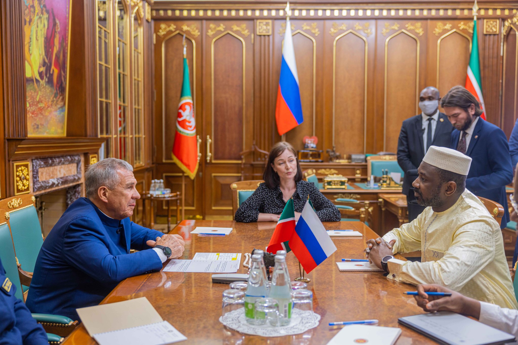 Kamaz, hélicoptères Mi, raffinerie d'or: de quoi a-t-il parlé le Président malien au Tatarstan?